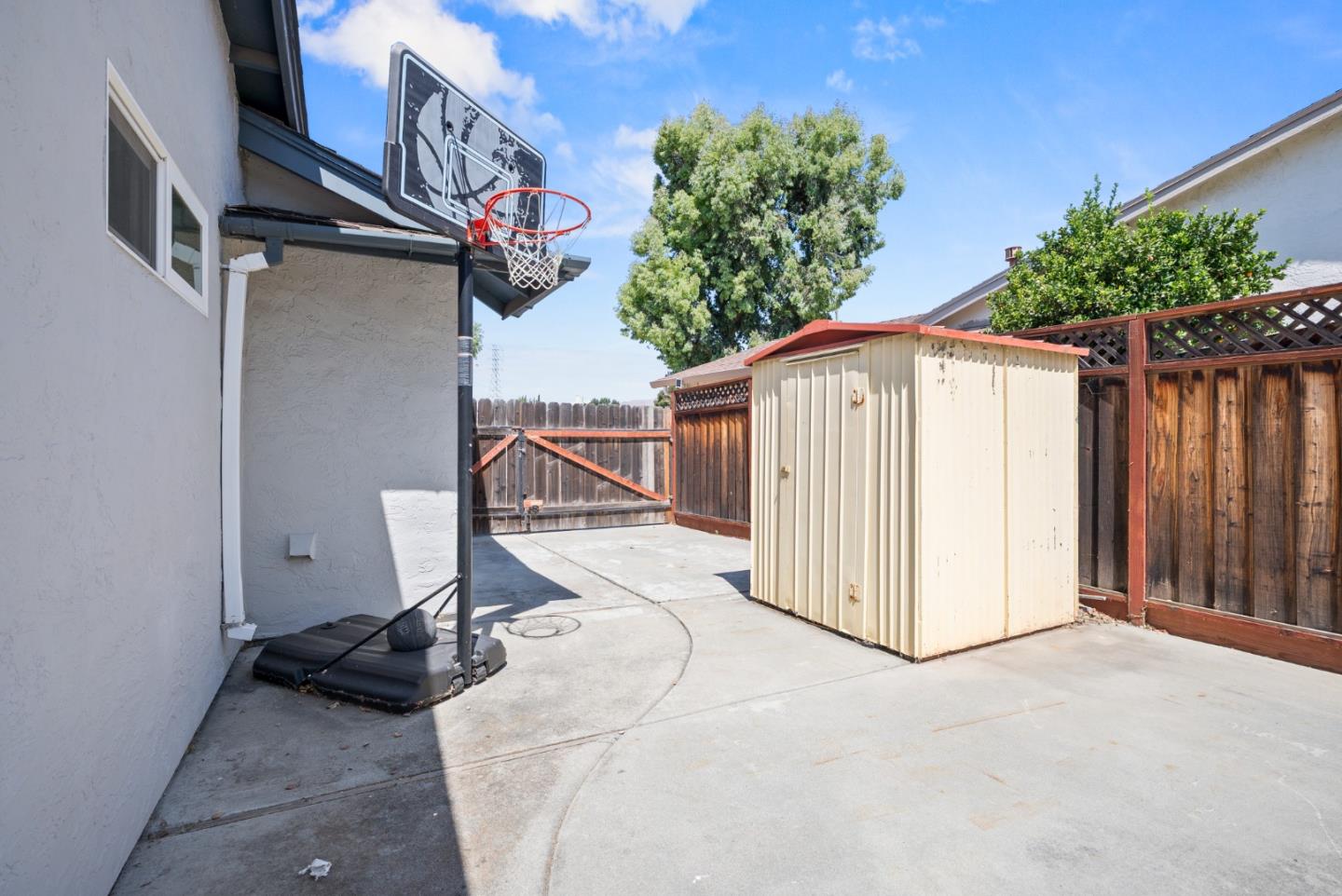 Detail Gallery Image 36 of 40 For 2293 Royaltree Cir, San Jose,  CA 95131 - 3 Beds | 2 Baths