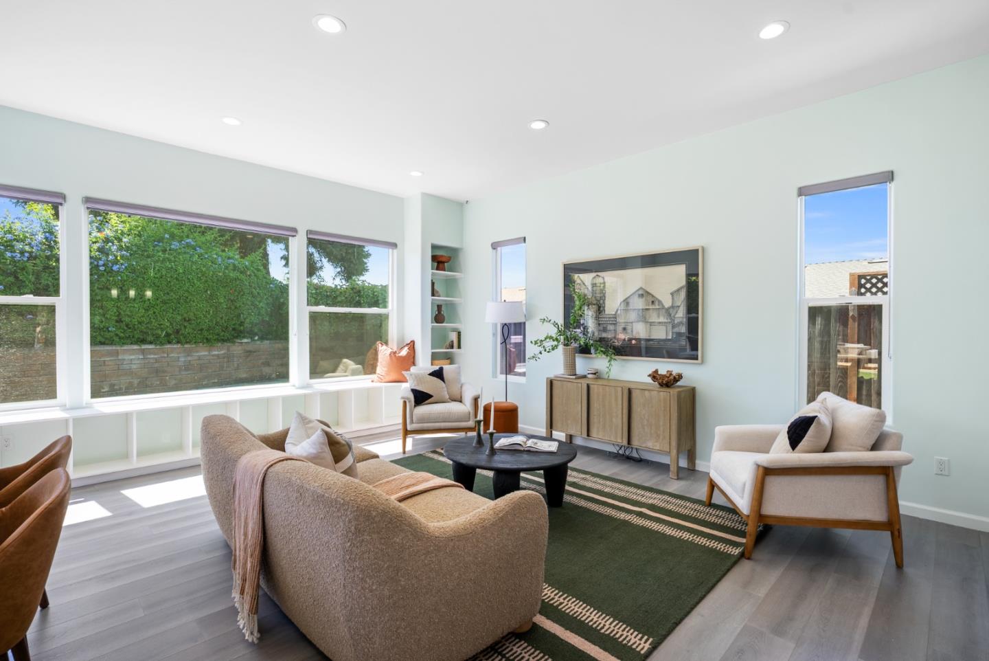 Detail Gallery Image 4 of 40 For 2293 Royaltree Cir, San Jose,  CA 95131 - 3 Beds | 2 Baths