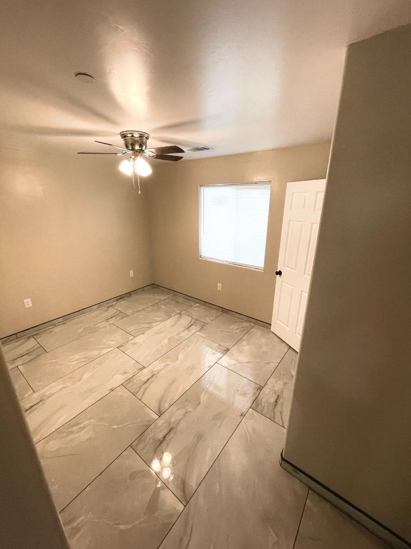 Detail Gallery Image 10 of 13 For 195 W Date Ave, Porterville,  CA 93257 - 4 Beds | 2 Baths