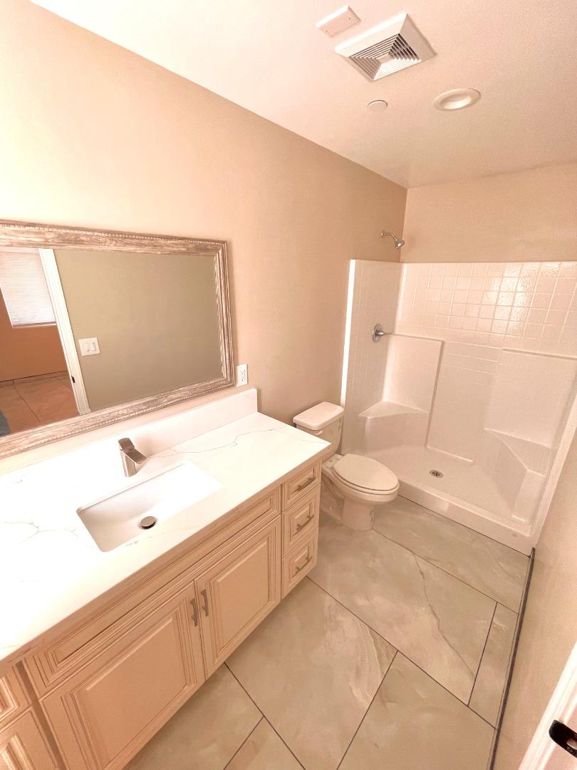 Detail Gallery Image 4 of 13 For 195 W Date Ave, Porterville,  CA 93257 - 4 Beds | 2 Baths