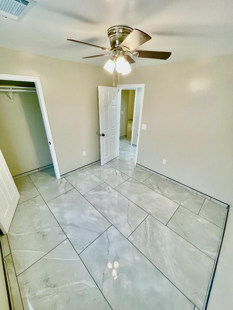 Detail Gallery Image 9 of 13 For 195 W Date Ave, Porterville,  CA 93257 - 4 Beds | 2 Baths