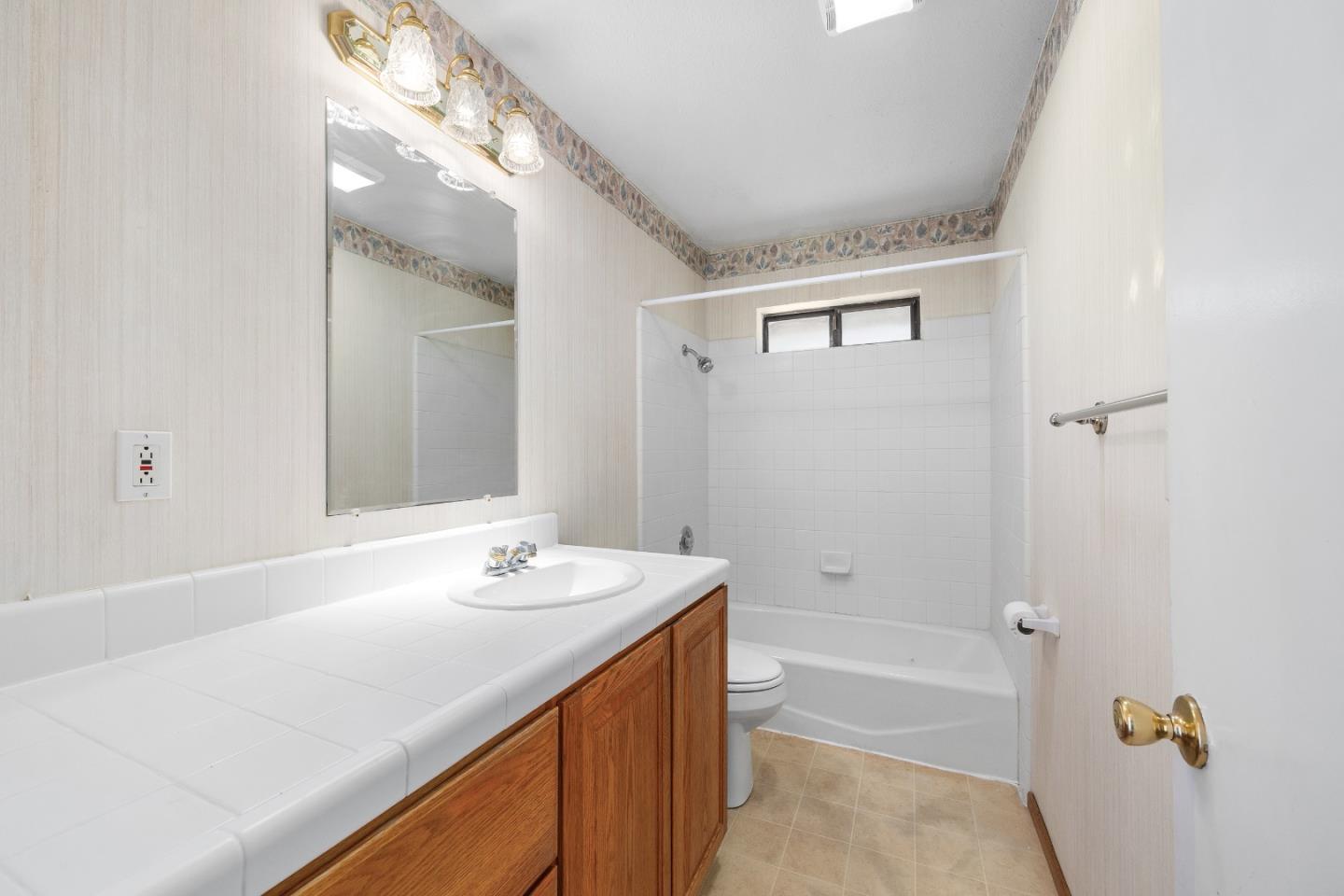 Detail Gallery Image 14 of 53 For 450 Hawk Ridge Rd, Boulder Creek,  CA 95006 - 4 Beds | 3 Baths