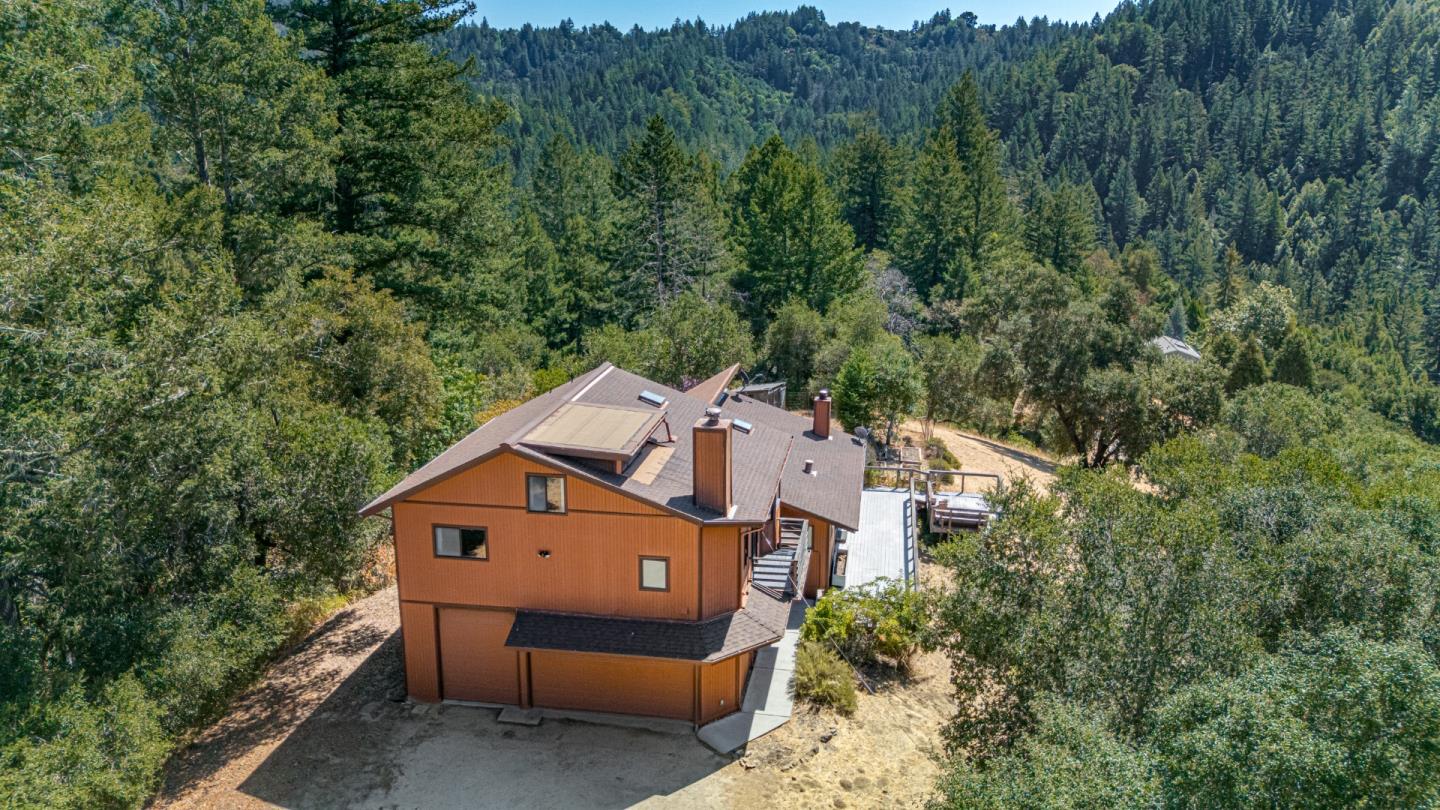 Detail Gallery Image 3 of 53 For 450 Hawk Ridge Rd, Boulder Creek,  CA 95006 - 4 Beds | 3 Baths