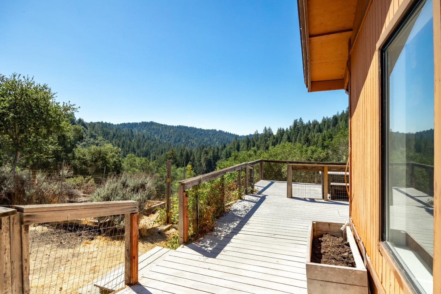 Detail Gallery Image 43 of 53 For 450 Hawk Ridge Rd, Boulder Creek,  CA 95006 - 4 Beds | 3 Baths