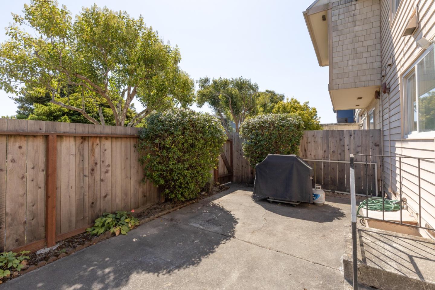 Detail Gallery Image 11 of 24 For 3730 Bettman Way, South San Francisco,  CA 94080 - 3 Beds | 2 Baths