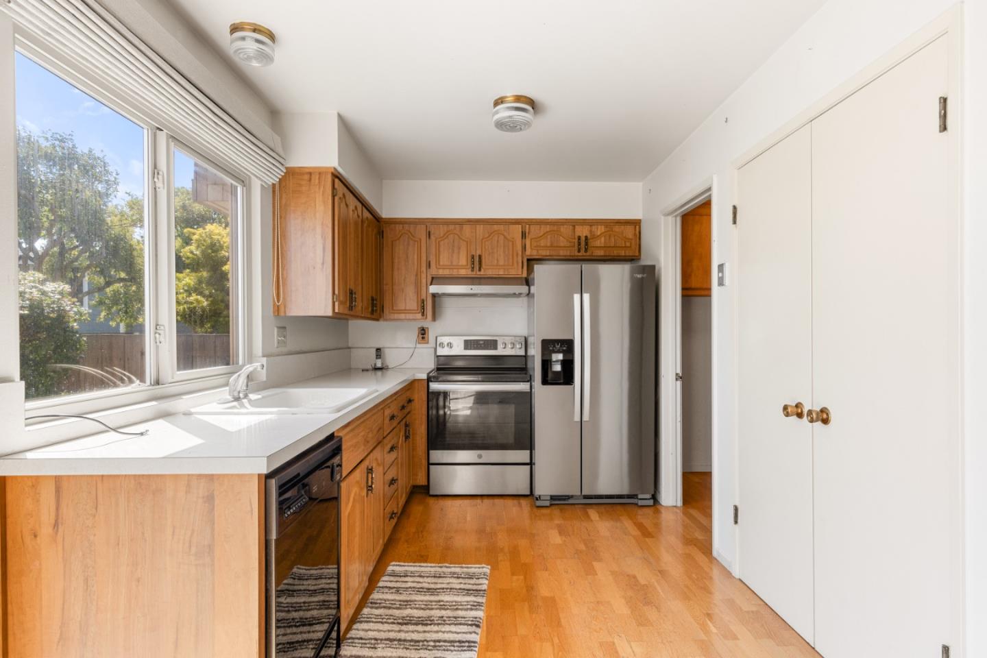 Detail Gallery Image 9 of 24 For 3730 Bettman Way, South San Francisco,  CA 94080 - 3 Beds | 2 Baths