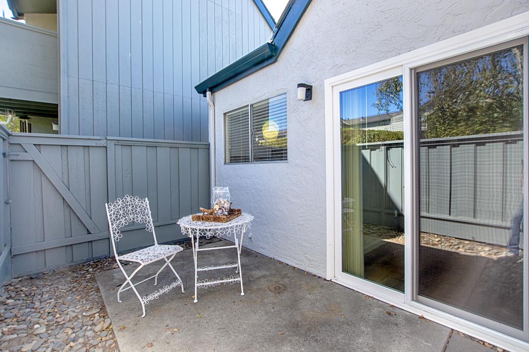Detail Gallery Image 10 of 39 For 4223 Sea Pines Ct, Capitola,  CA 95010 - 2 Beds | 1 Baths