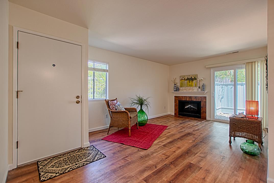 Detail Gallery Image 6 of 39 For 4223 Sea Pines Ct, Capitola,  CA 95010 - 2 Beds | 1 Baths