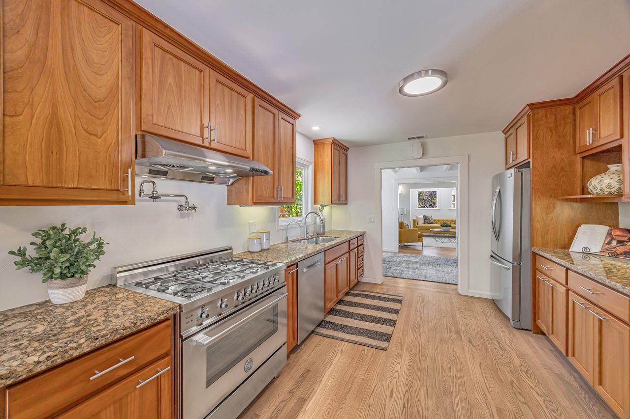 Detail Gallery Image 19 of 51 For 371 Jeter St, Redwood City,  CA 94062 - 4 Beds | 3 Baths