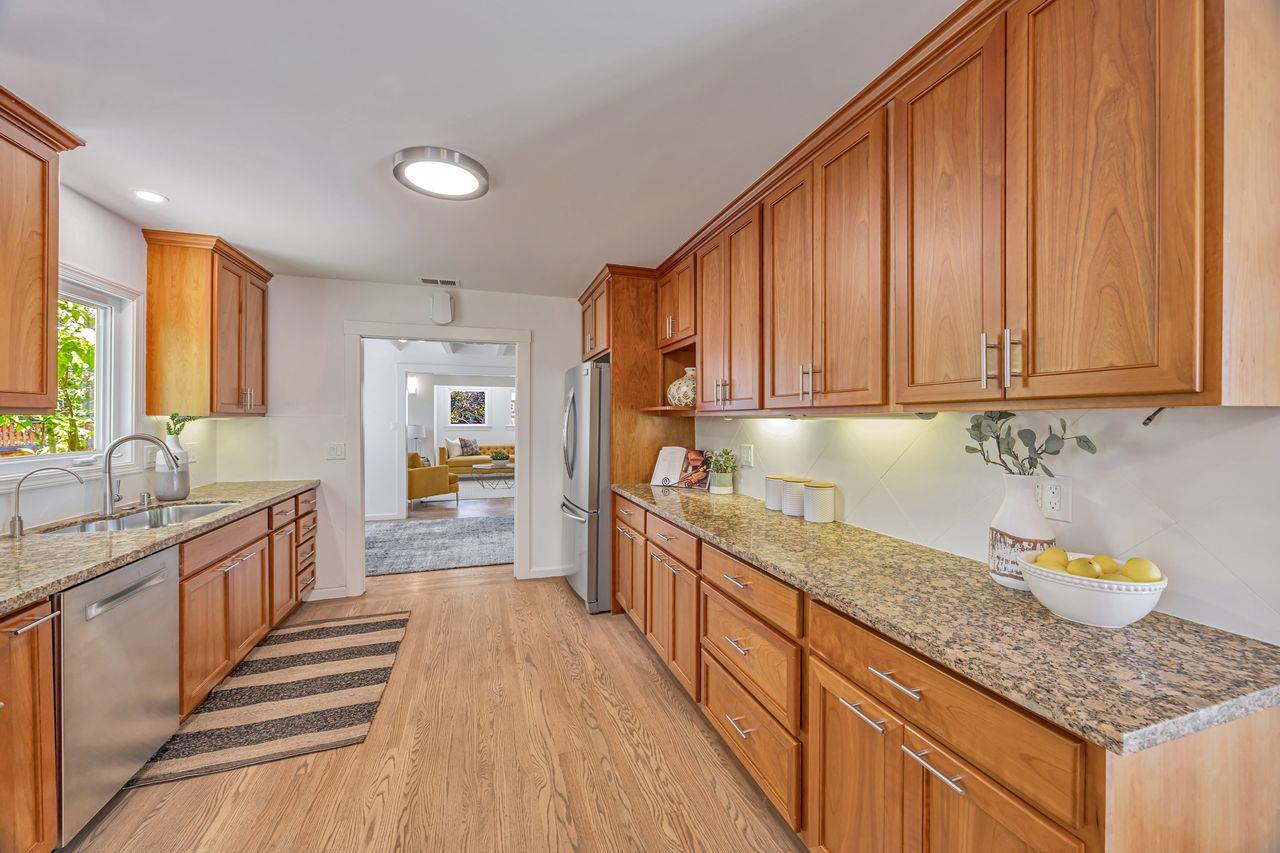 Detail Gallery Image 20 of 51 For 371 Jeter St, Redwood City,  CA 94062 - 4 Beds | 3 Baths
