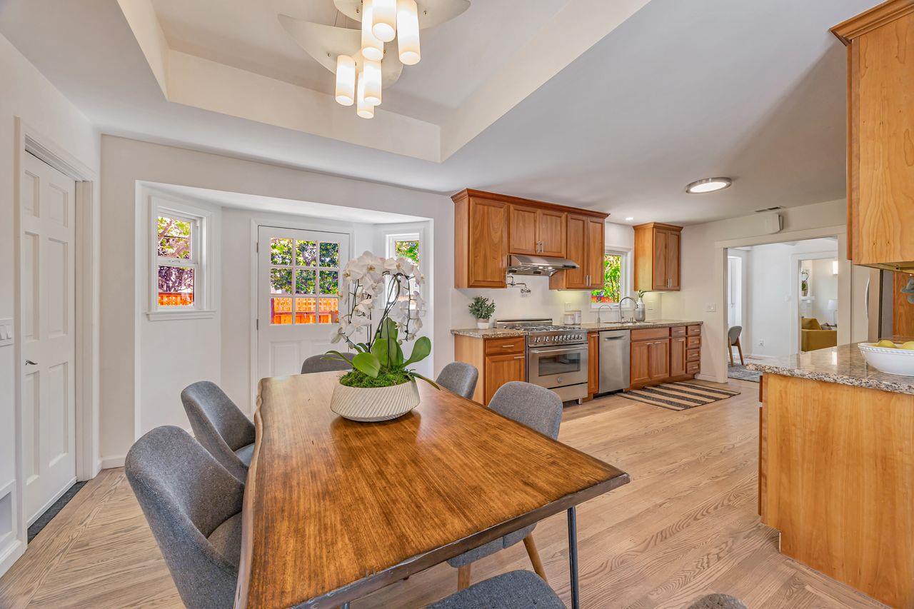 Detail Gallery Image 21 of 51 For 371 Jeter St, Redwood City,  CA 94062 - 4 Beds | 3 Baths