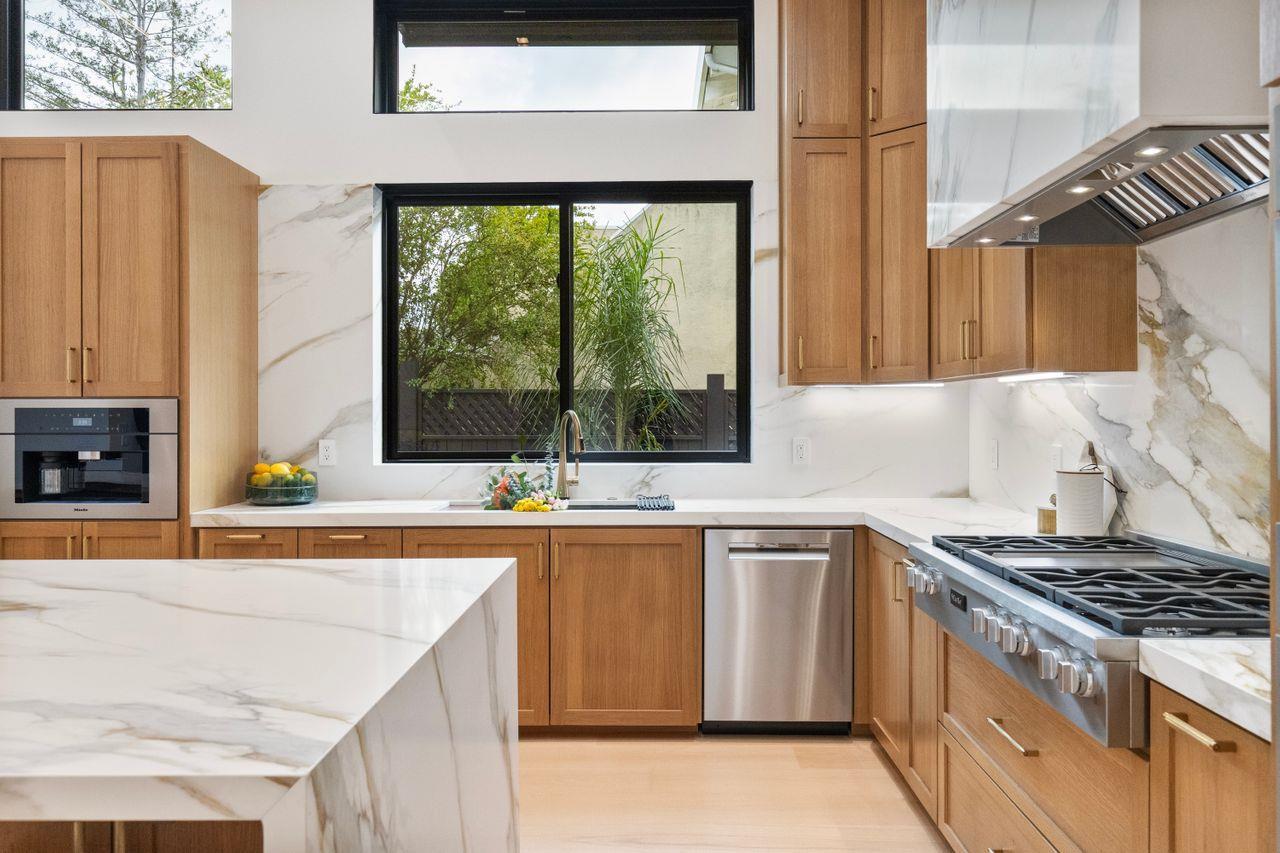 Detail Gallery Image 11 of 86 For 16108 Mays Ave, Monte Sereno,  CA 95030 - 7 Beds | 8/2 Baths