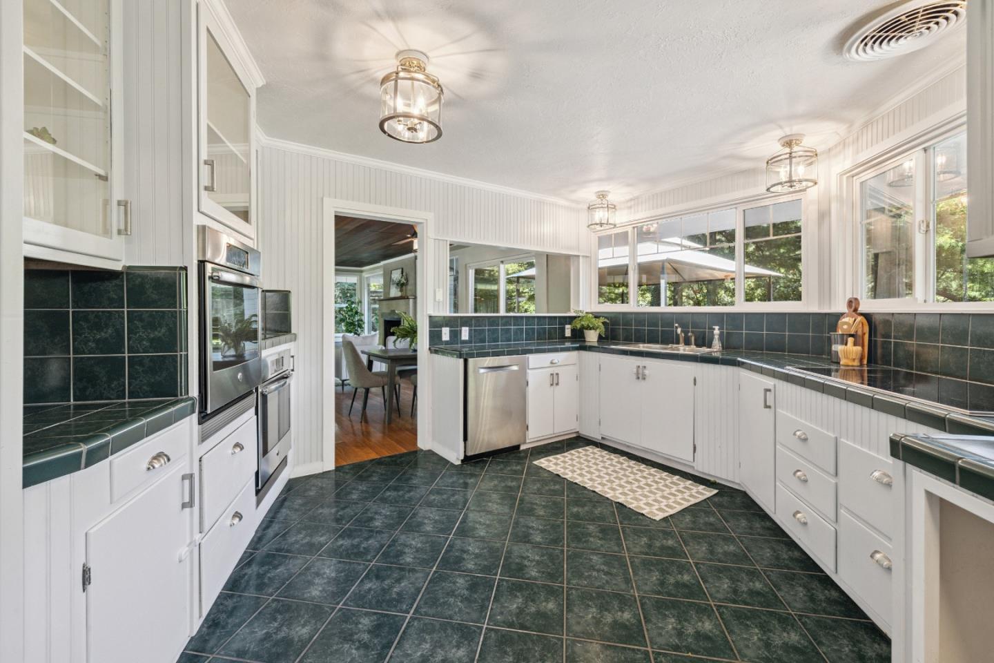 Detail Gallery Image 11 of 65 For 10510 Highway 9, Ben Lomond,  CA 95005 - 4 Beds | 3 Baths
