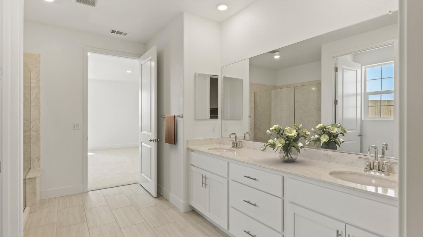 Detail Gallery Image 14 of 41 For 1314 N Orcheta Ct, Mountain House,  CA 95391 - 4 Beds | 3 Baths