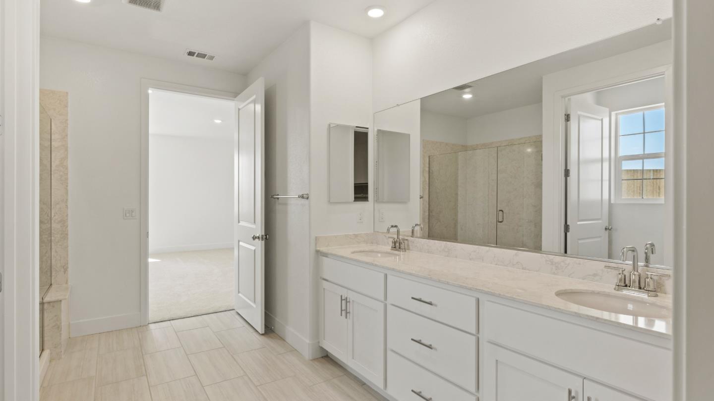 Detail Gallery Image 15 of 41 For 1314 N Orcheta Ct, Mountain House,  CA 95391 - 4 Beds | 3 Baths