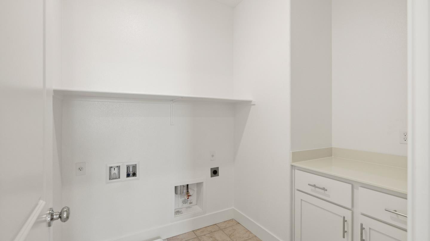 Detail Gallery Image 34 of 41 For 1314 N Orcheta Ct, Mountain House,  CA 95391 - 4 Beds | 3 Baths