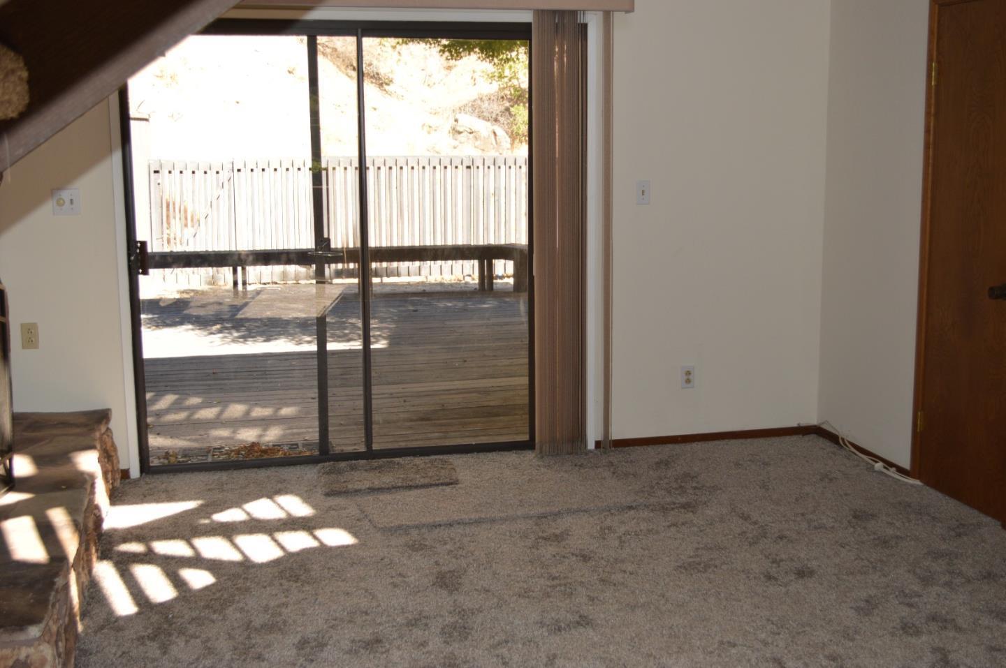 Detail Gallery Image 12 of 26 For 1005 Drake Ct, San Carlos,  CA 94070 - 4 Beds | 2/1 Baths