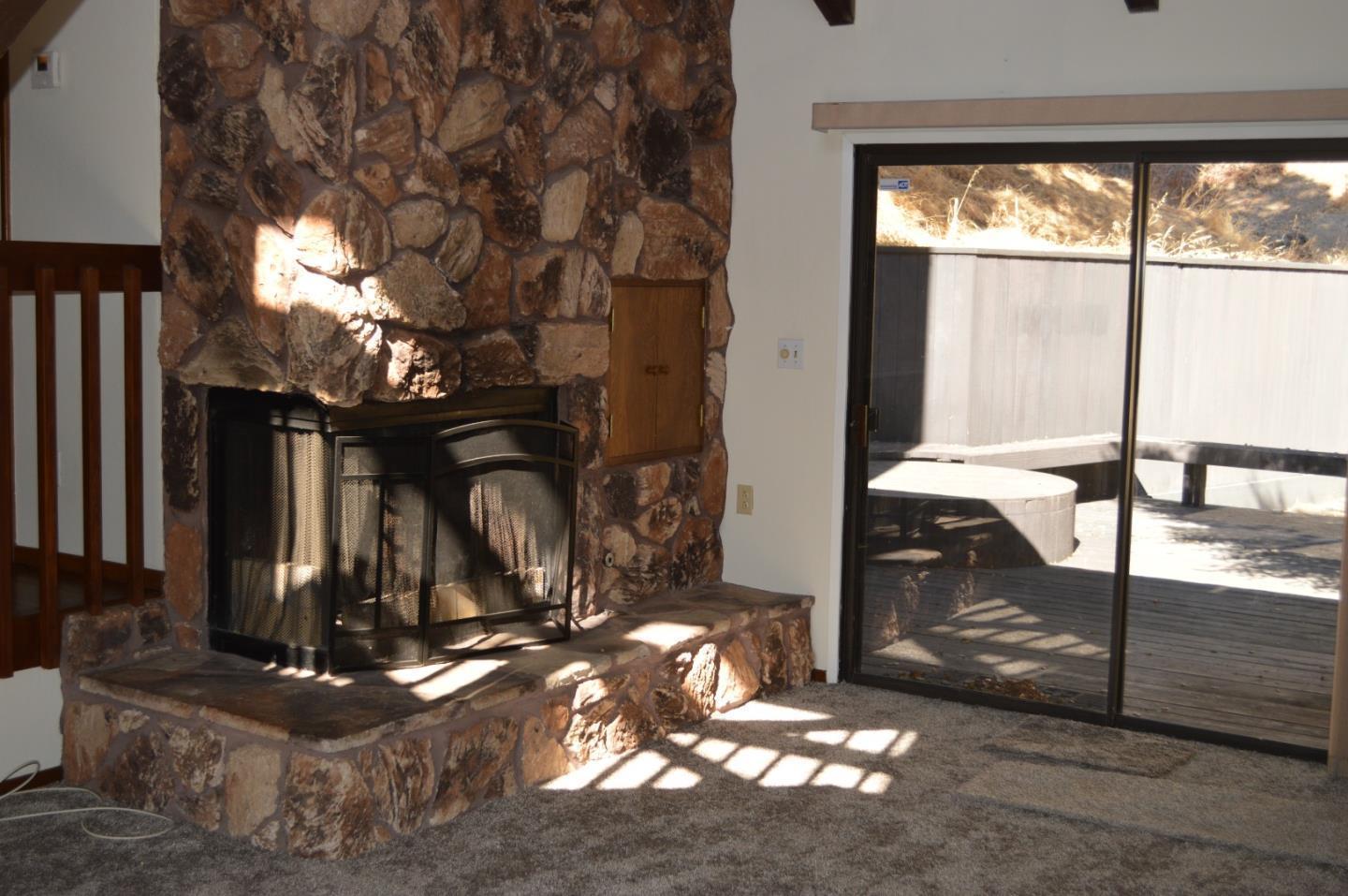 Detail Gallery Image 13 of 26 For 1005 Drake Ct, San Carlos,  CA 94070 - 4 Beds | 2/1 Baths