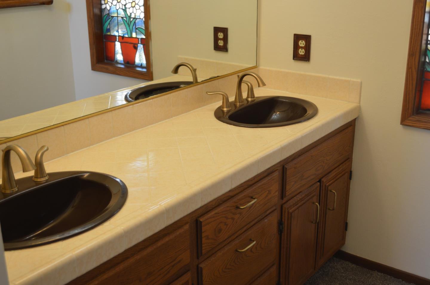 Detail Gallery Image 17 of 26 For 1005 Drake Ct, San Carlos,  CA 94070 - 4 Beds | 2/1 Baths