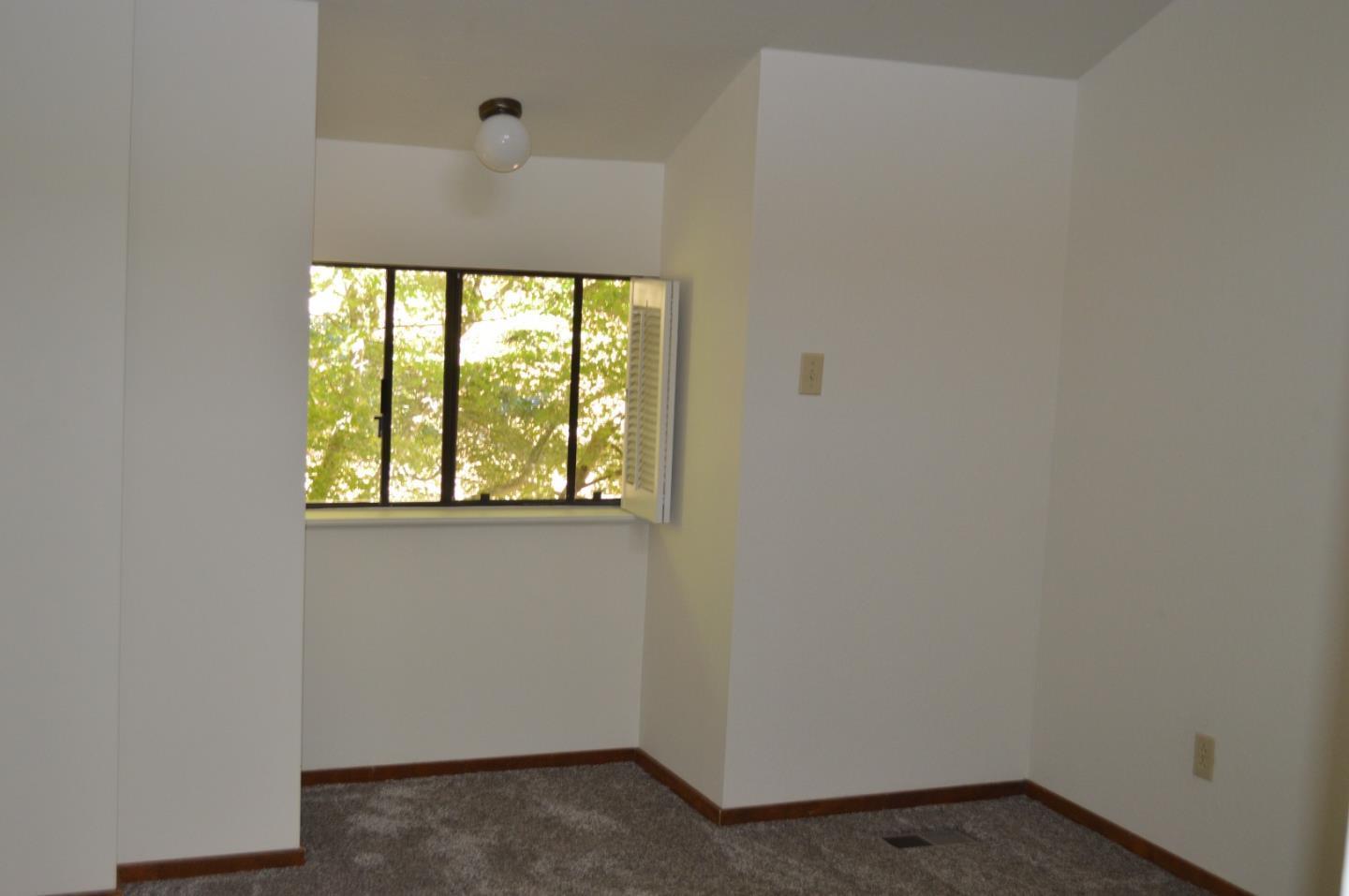 Detail Gallery Image 18 of 26 For 1005 Drake Ct, San Carlos,  CA 94070 - 4 Beds | 2/1 Baths