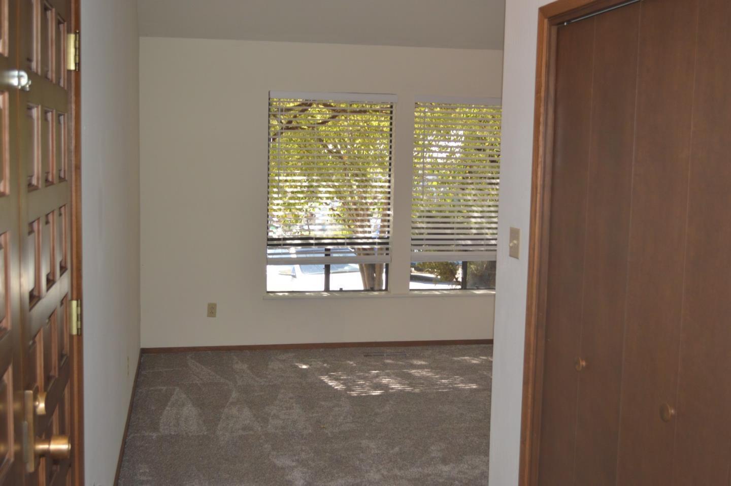Detail Gallery Image 3 of 26 For 1005 Drake Ct, San Carlos,  CA 94070 - 4 Beds | 2/1 Baths