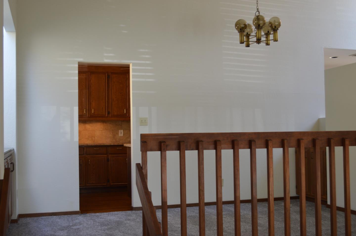 Detail Gallery Image 8 of 26 For 1005 Drake Ct, San Carlos,  CA 94070 - 4 Beds | 2/1 Baths