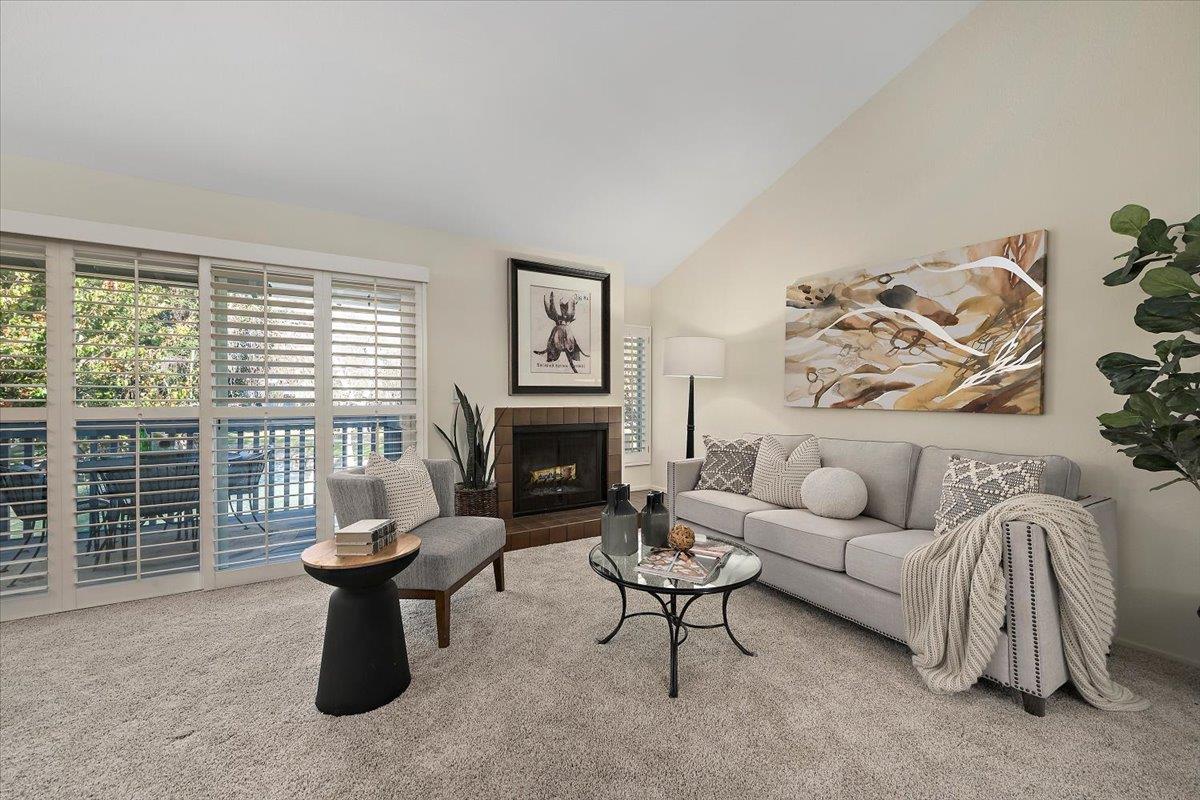 Detail Gallery Image 4 of 18 For 2296 Almaden Rd #B,  San Jose,  CA 95125 - 2 Beds | 2 Baths