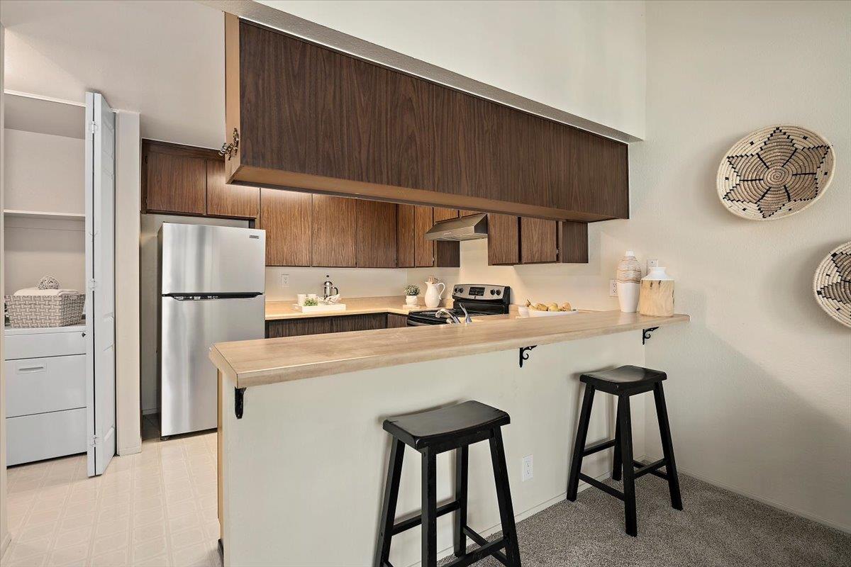 Detail Gallery Image 7 of 18 For 2296 Almaden Rd #B,  San Jose,  CA 95125 - 2 Beds | 2 Baths