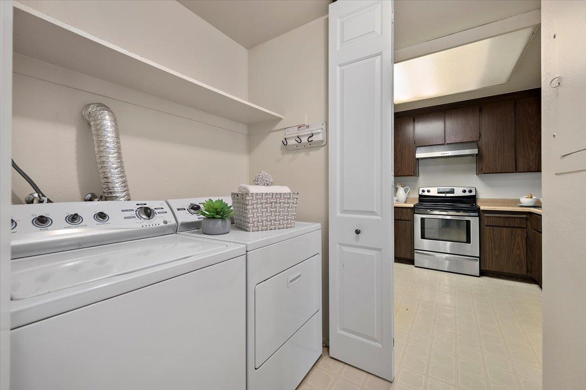 Detail Gallery Image 9 of 18 For 2296 Almaden Rd #B,  San Jose,  CA 95125 - 2 Beds | 2 Baths