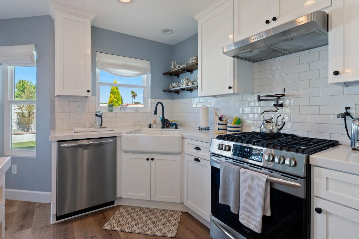 Detail Gallery Image 9 of 26 For 911 Saint Ann Dr, Paso Robles,  CA 93446 - 3 Beds | 2/1 Baths