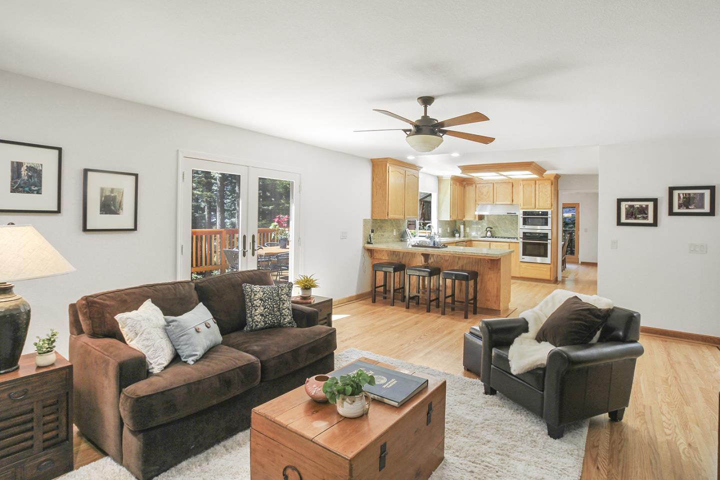 Detail Gallery Image 13 of 34 For 13630 Skyline Blvd, Woodside,  CA 94062 - 3 Beds | 2/1 Baths