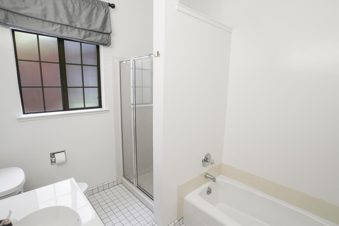 Detail Gallery Image 27 of 34 For 13630 Skyline Blvd, Woodside,  CA 94062 - 3 Beds | 2/1 Baths