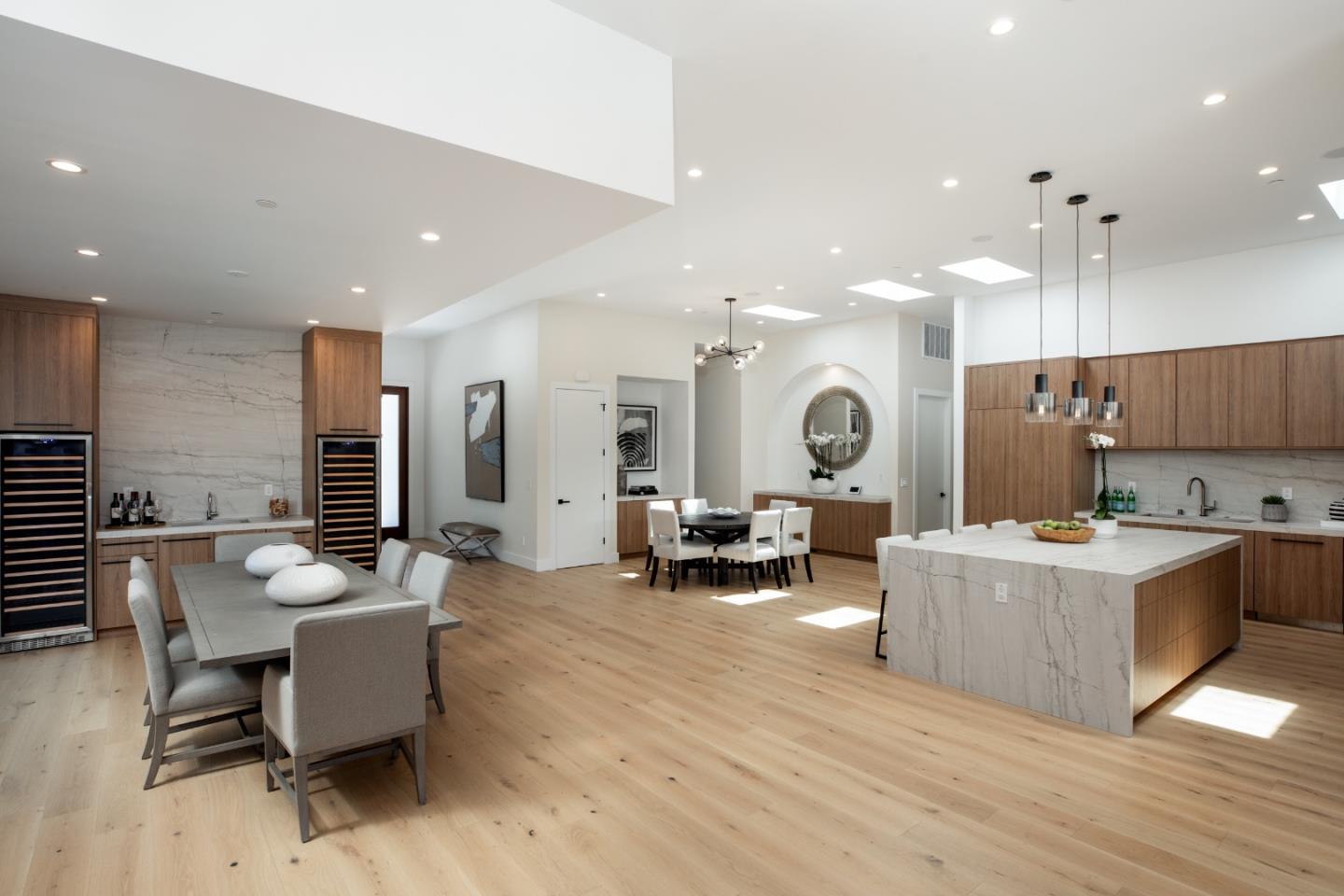 Detail Gallery Image 10 of 36 For 1686 Parkhills Ave, Los Altos,  CA 94024 - 6 Beds | 6 Baths