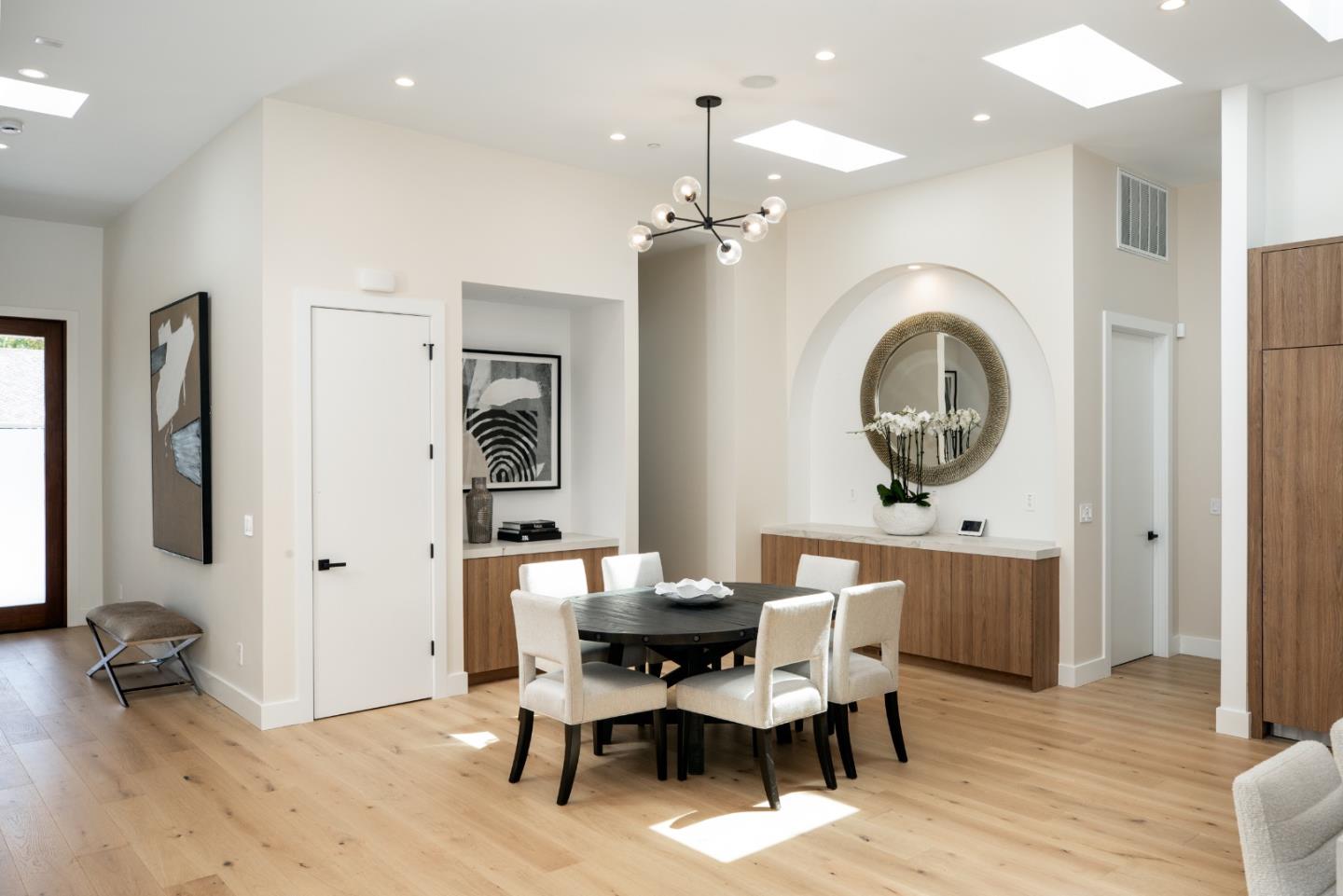 Detail Gallery Image 11 of 36 For 1686 Parkhills Ave, Los Altos,  CA 94024 - 6 Beds | 6 Baths