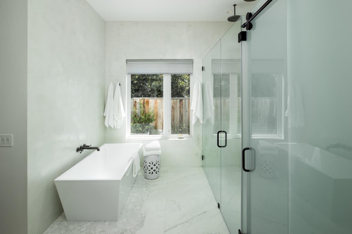 Detail Gallery Image 23 of 36 For 1686 Parkhills Ave, Los Altos,  CA 94024 - 6 Beds | 6 Baths