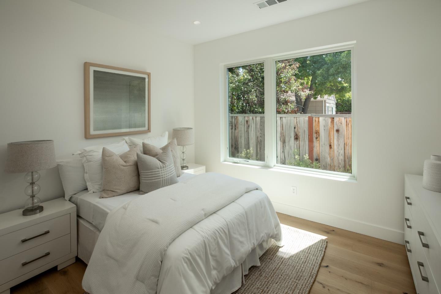 Detail Gallery Image 32 of 36 For 1686 Parkhills Ave, Los Altos,  CA 94024 - 6 Beds | 6 Baths