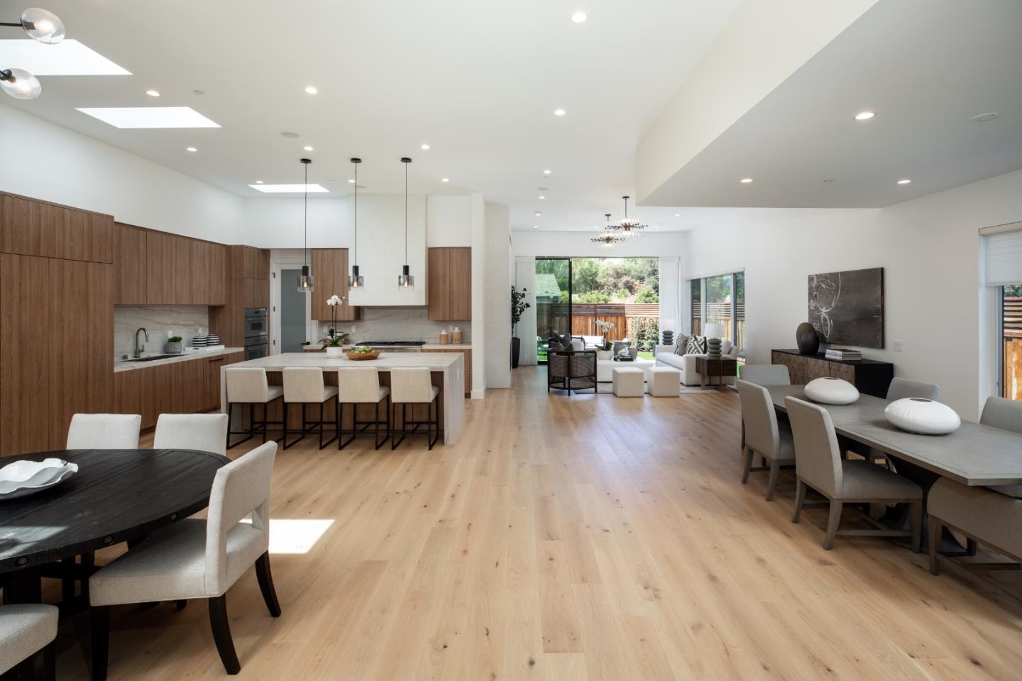 Detail Gallery Image 6 of 36 For 1686 Parkhills Ave, Los Altos,  CA 94024 - 6 Beds | 6 Baths