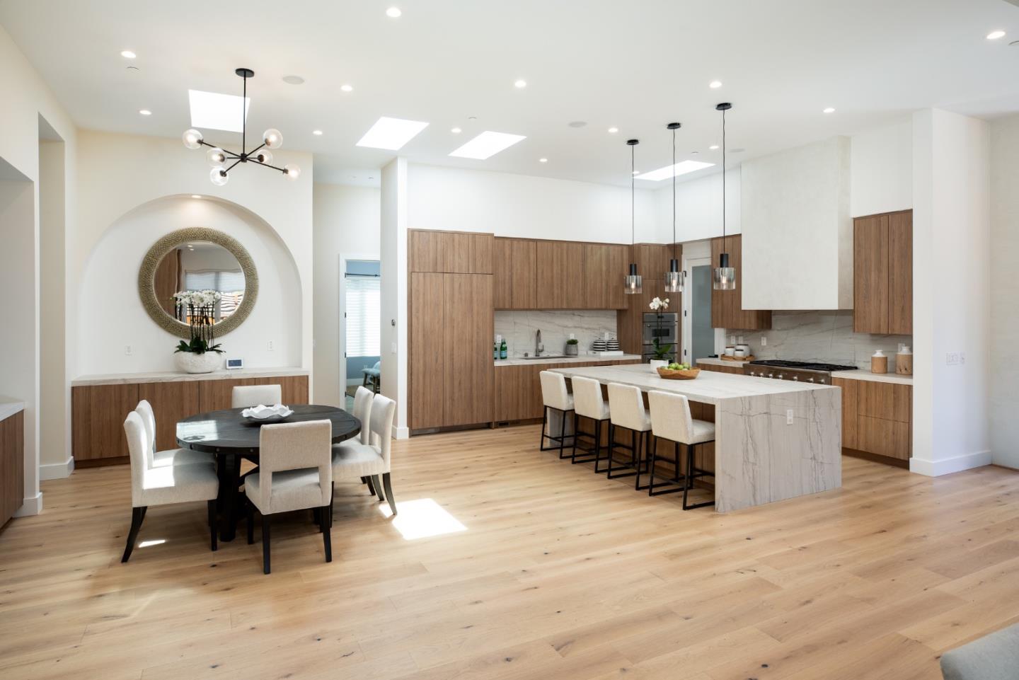 Detail Gallery Image 7 of 36 For 1686 Parkhills Ave, Los Altos,  CA 94024 - 6 Beds | 6 Baths