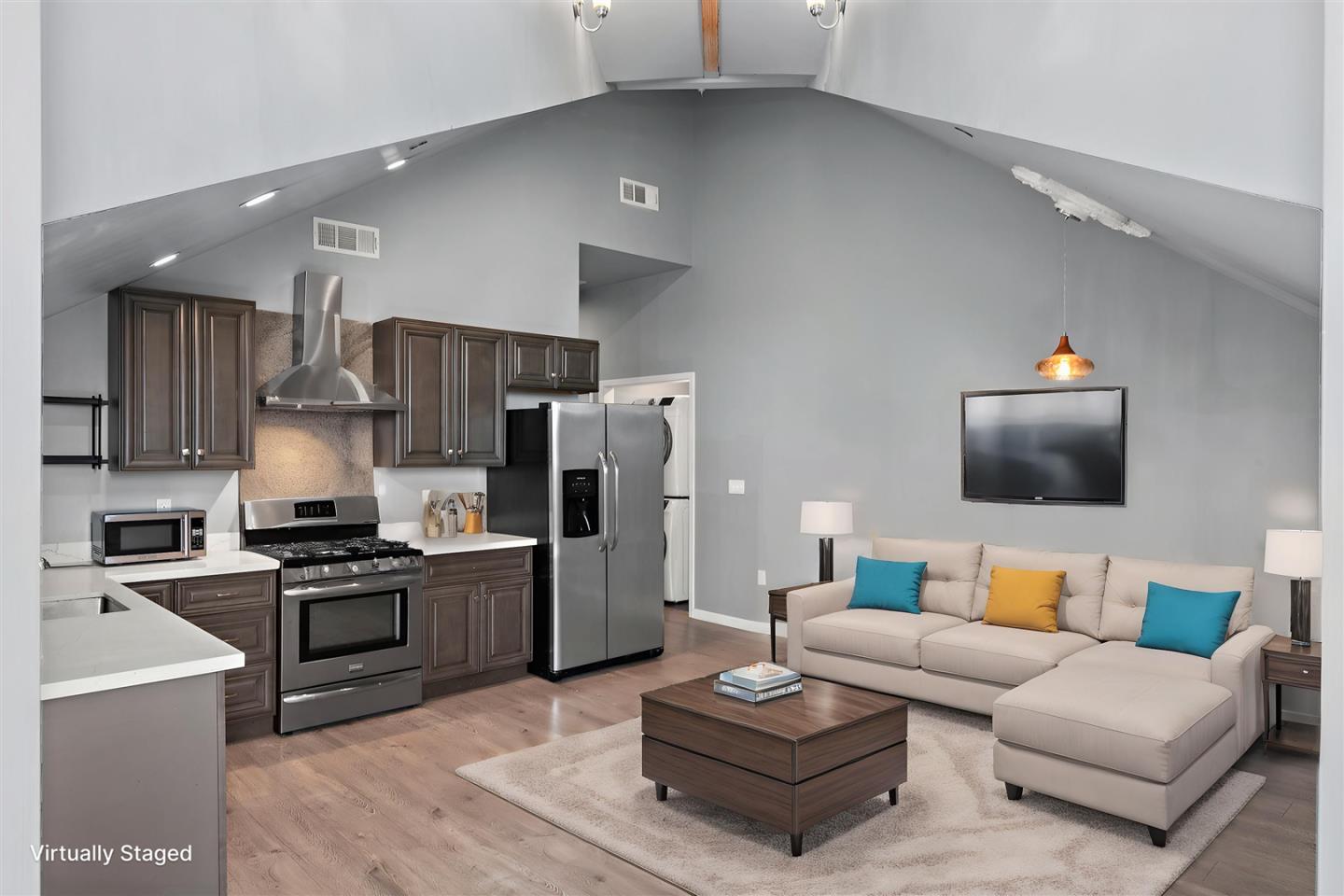 Detail Gallery Image 3 of 16 For 350 4th St, Oakland,  CA 94607 - – Beds | – Baths