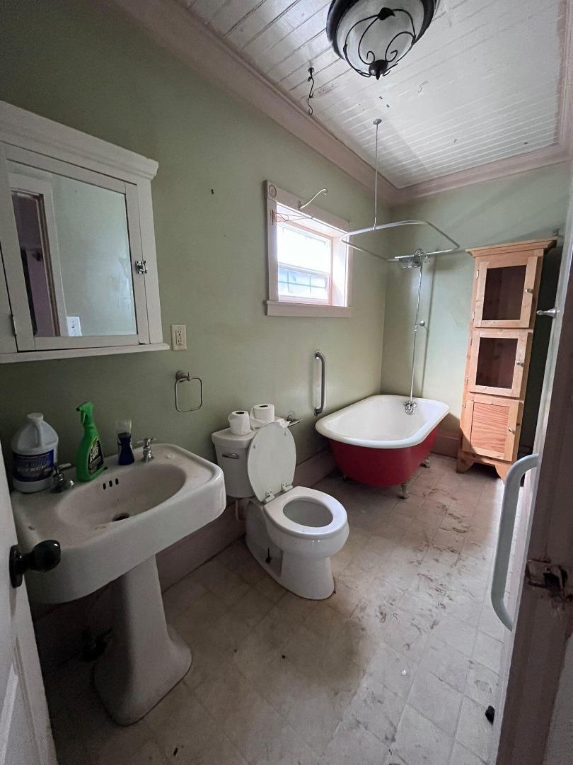 Detail Gallery Image 10 of 35 For 3124 Ingley St, Eureka,  CA 95503 - 3 Beds | 2 Baths