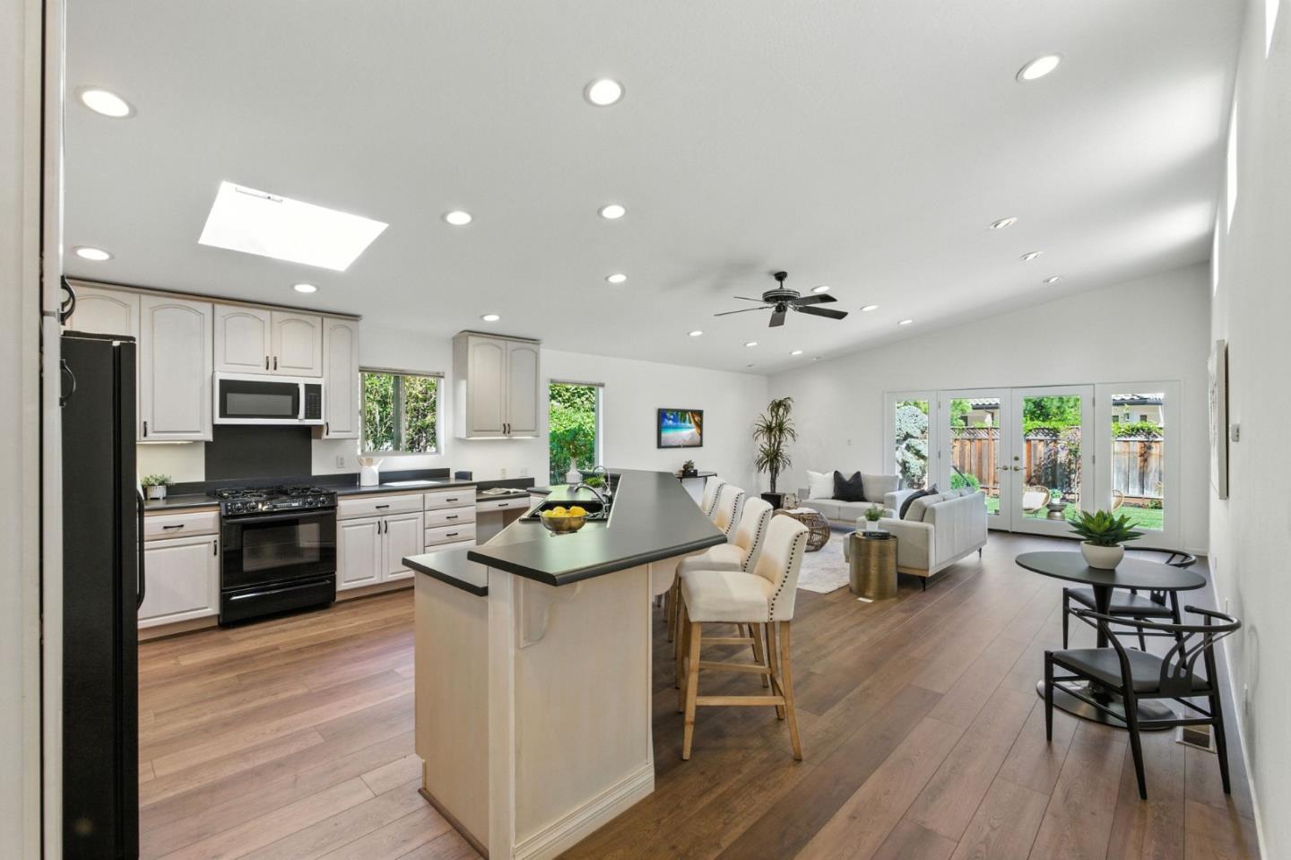 Detail Gallery Image 12 of 50 For 723 Josina Ave, Palo Alto,  CA 94306 - 3 Beds | 2 Baths