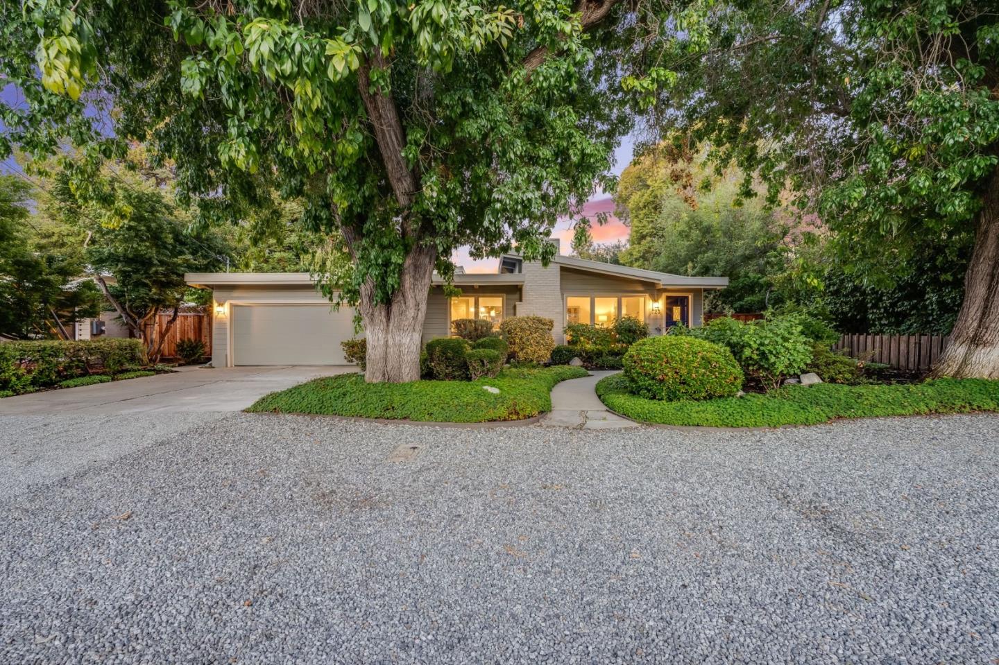 Detail Gallery Image 2 of 50 For 723 Josina Ave, Palo Alto,  CA 94306 - 3 Beds | 2 Baths