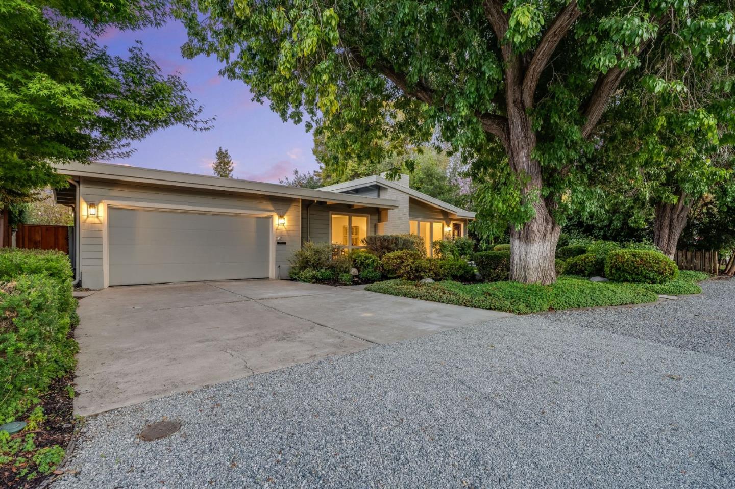 Detail Gallery Image 3 of 50 For 723 Josina Ave, Palo Alto,  CA 94306 - 3 Beds | 2 Baths