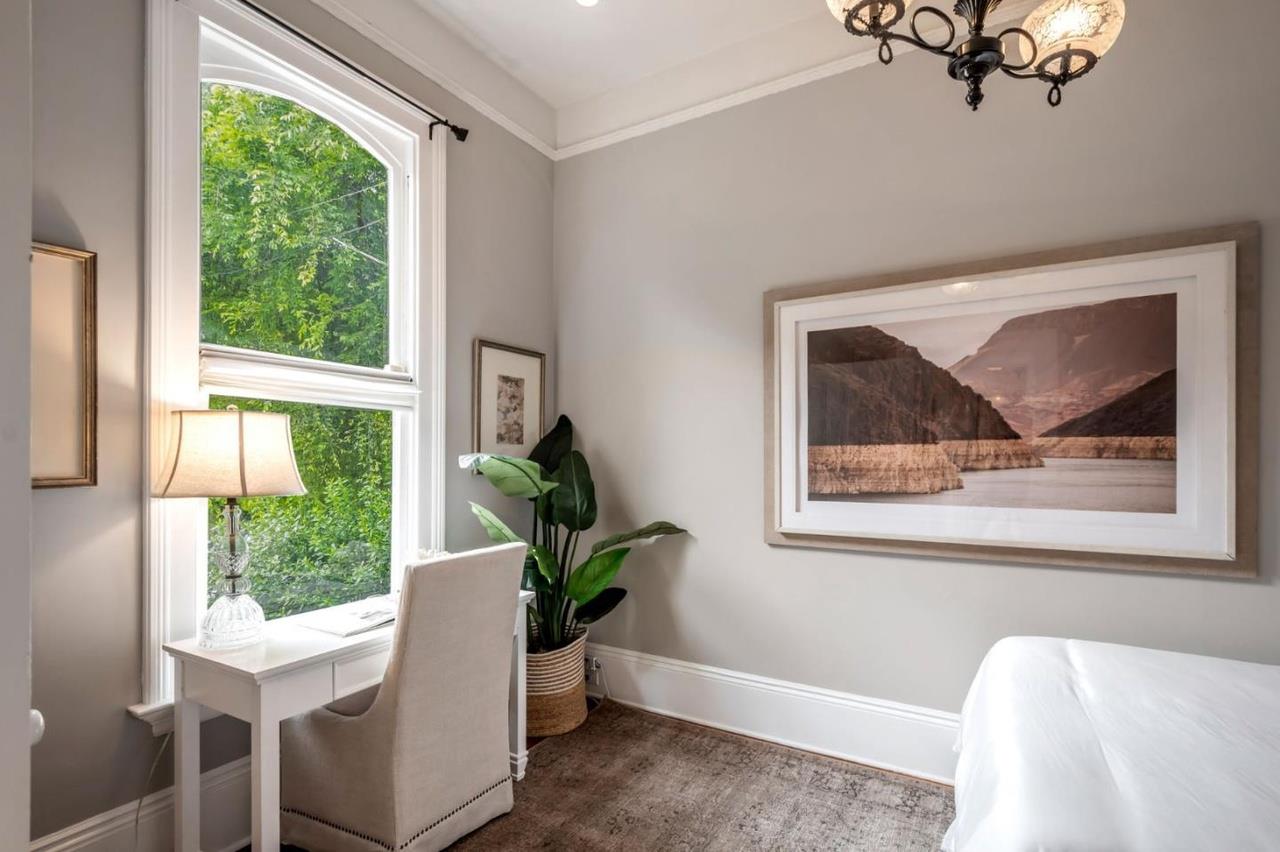 Detail Gallery Image 18 of 54 For 4087 17th St, San Francisco,  CA 94114 - 2 Beds | 2 Baths