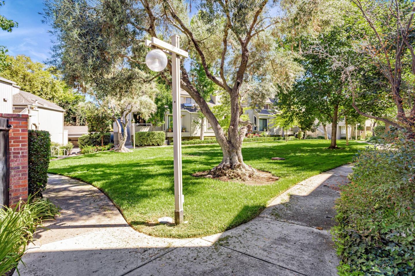 Detail Gallery Image 36 of 39 For 1721 Braddock Ct, San Jose,  CA 95125 - 2 Beds | 2 Baths