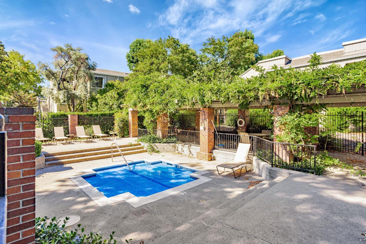 Detail Gallery Image 37 of 39 For 1721 Braddock Ct, San Jose,  CA 95125 - 2 Beds | 2 Baths