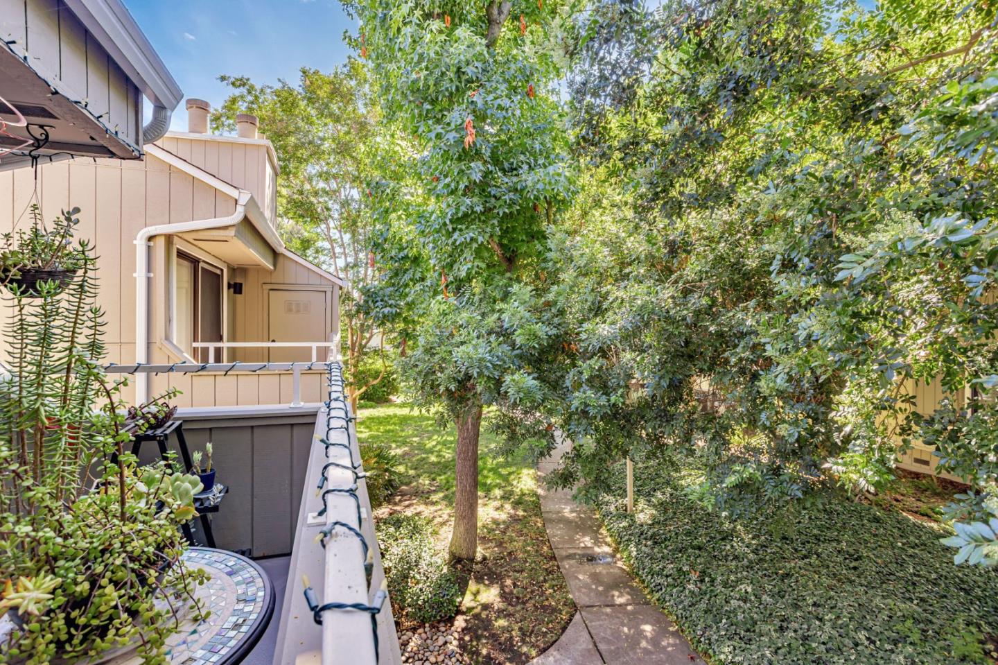 Detail Gallery Image 9 of 39 For 1721 Braddock Ct, San Jose,  CA 95125 - 2 Beds | 2 Baths