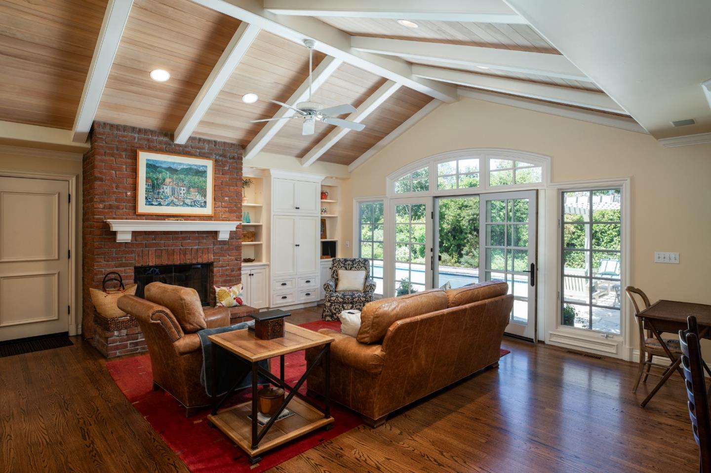 Detail Gallery Image 13 of 25 For 7 Maywood Ln, Menlo Park,  CA 94025 - 3 Beds | 2/2 Baths