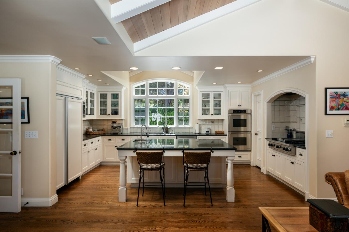 Detail Gallery Image 14 of 25 For 7 Maywood Ln, Menlo Park,  CA 94025 - 3 Beds | 2/2 Baths