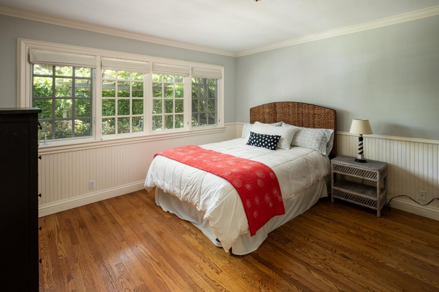 Detail Gallery Image 15 of 25 For 7 Maywood Ln, Menlo Park,  CA 94025 - 3 Beds | 2/2 Baths